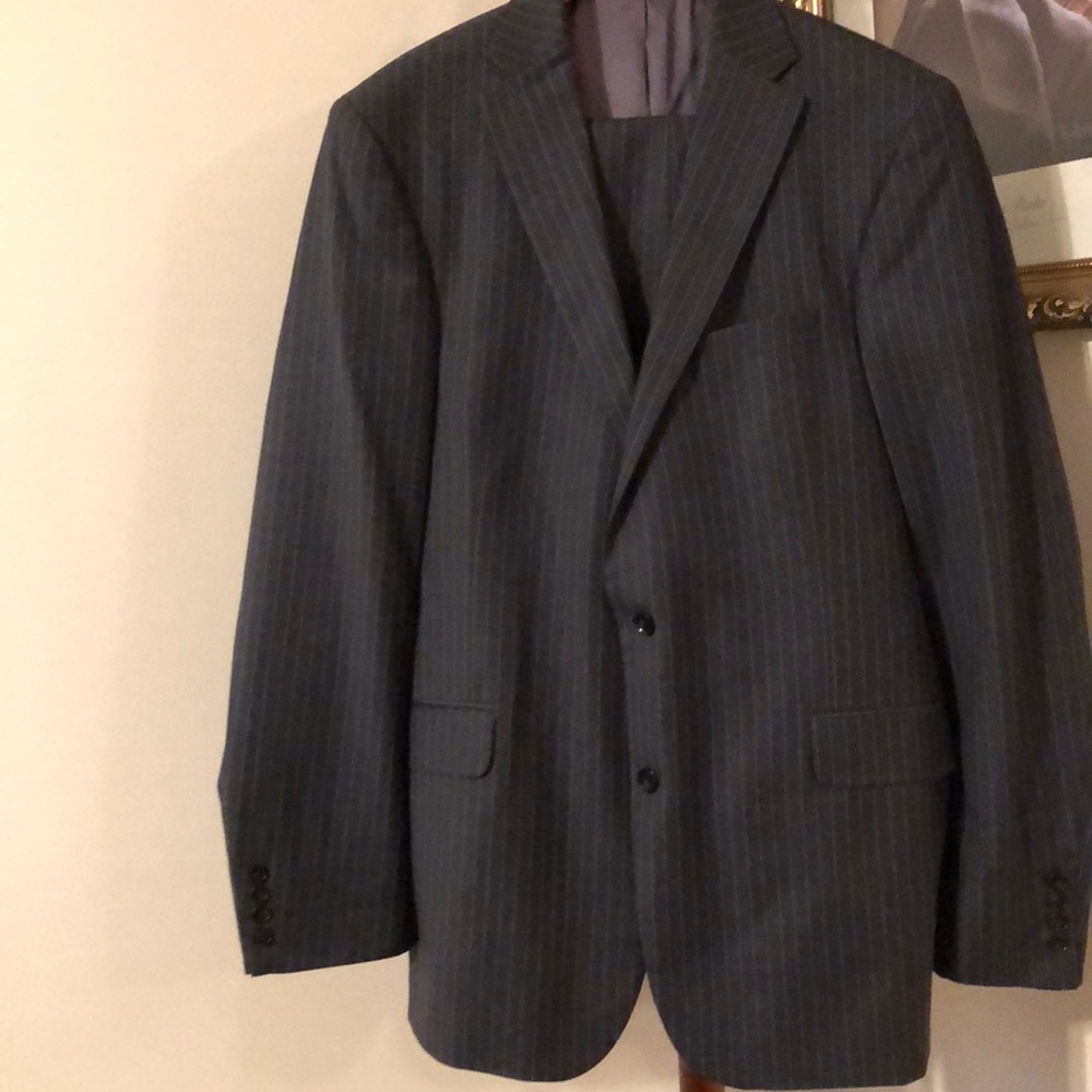 SOLD!!!!Kenneth Roberts Platinum Collection Suit